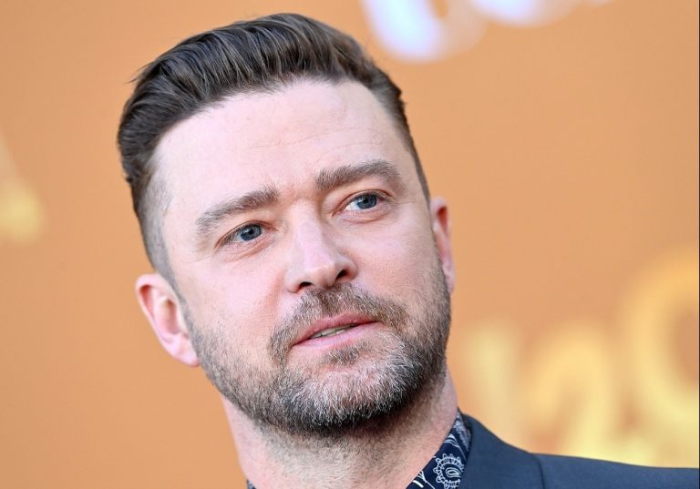 Justin Timberlake Goes Viral For A Stage Fail